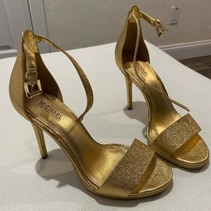 Michael Kors golden strap heel